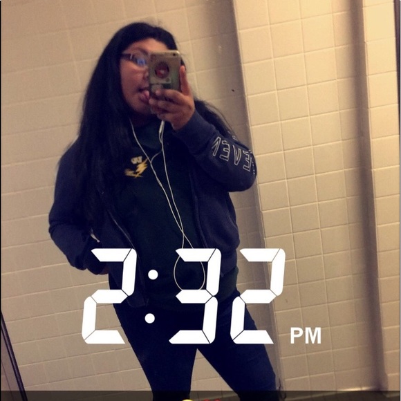 Meet your Posher, Daysi - Picture 1 of 1